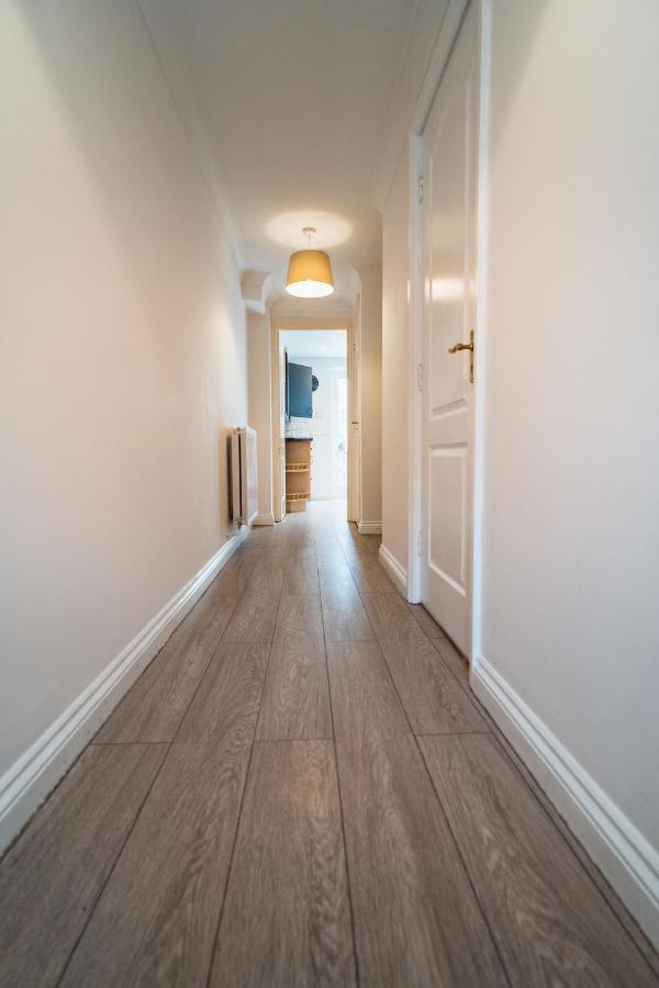Beautiful Town House With Private Garden And Patio Villa Canford Magna Kültér fotó