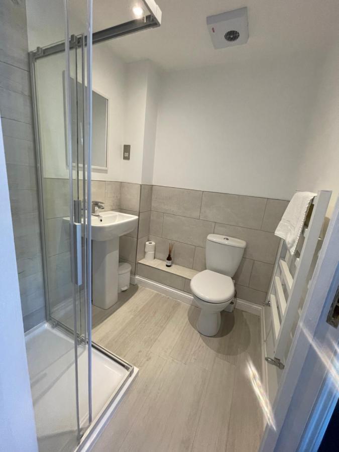 Beautiful Town House With Private Garden And Patio Villa Canford Magna Kültér fotó