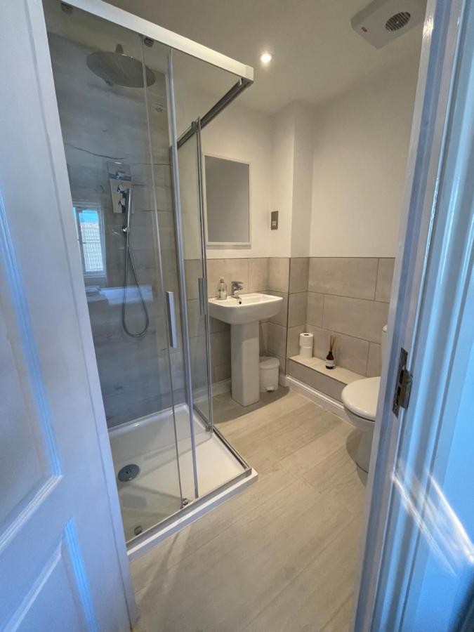 Beautiful Town House With Private Garden And Patio Villa Canford Magna Kültér fotó